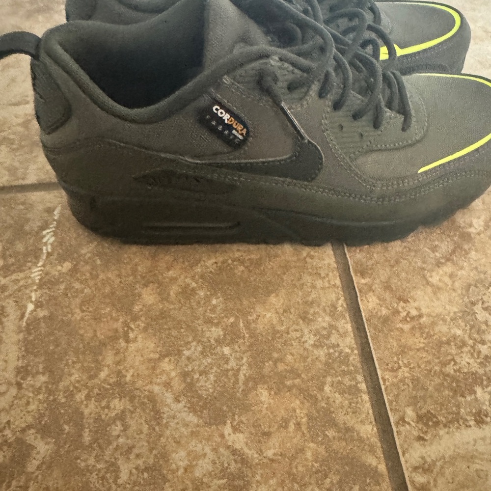 Nike Air Max 90 Surplus Nike Green and Yellow Athletic Shoes with Air Cushioning